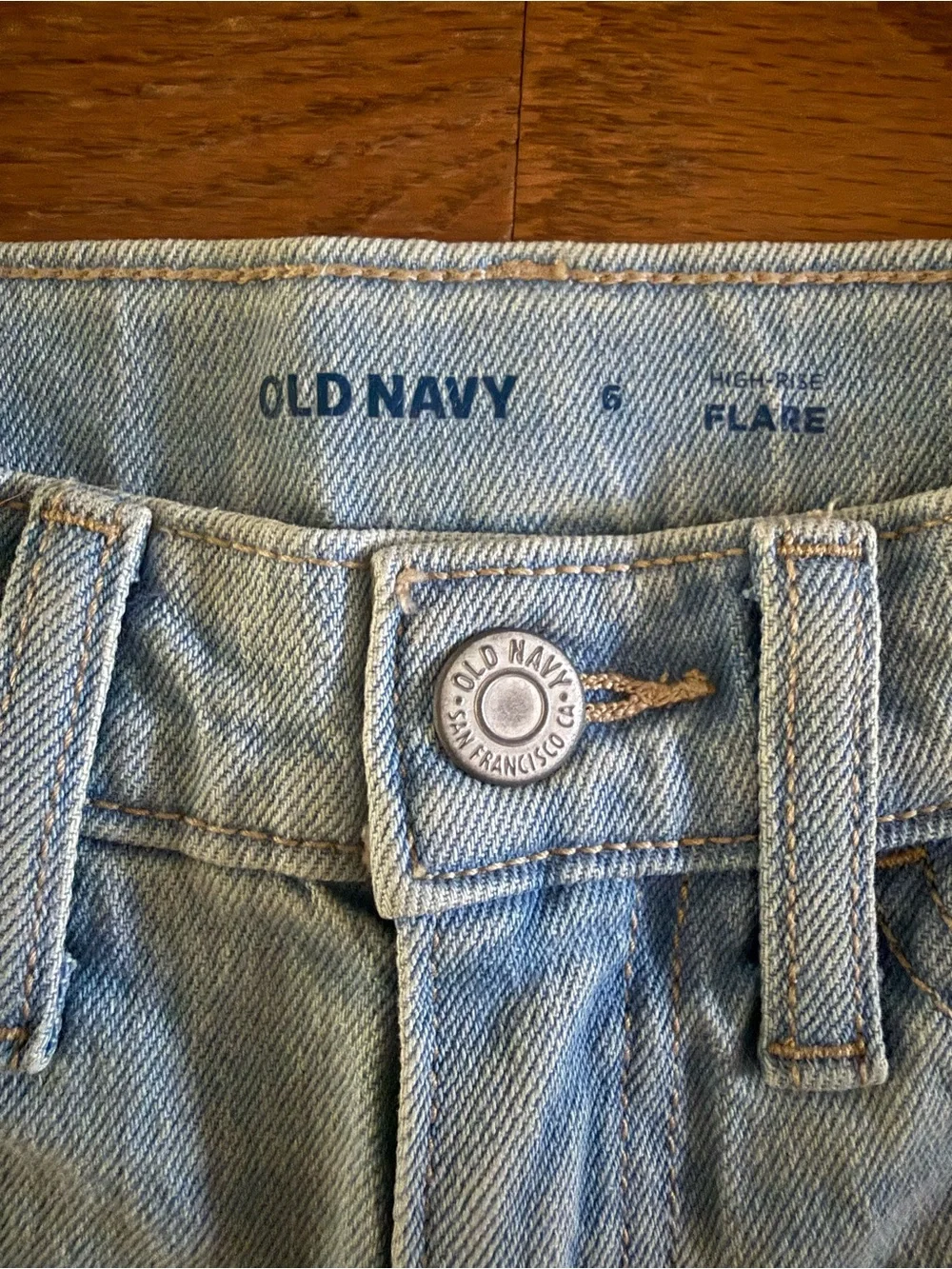 Old Navy Light Blue Flare Jeans with Knee Distressed NWT Sz 6